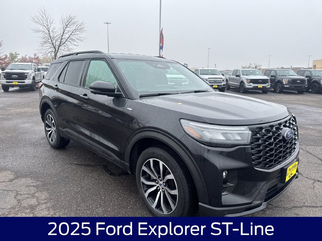 Certified 2025 Ford Explorer ST-Line AWD/4WD image 5