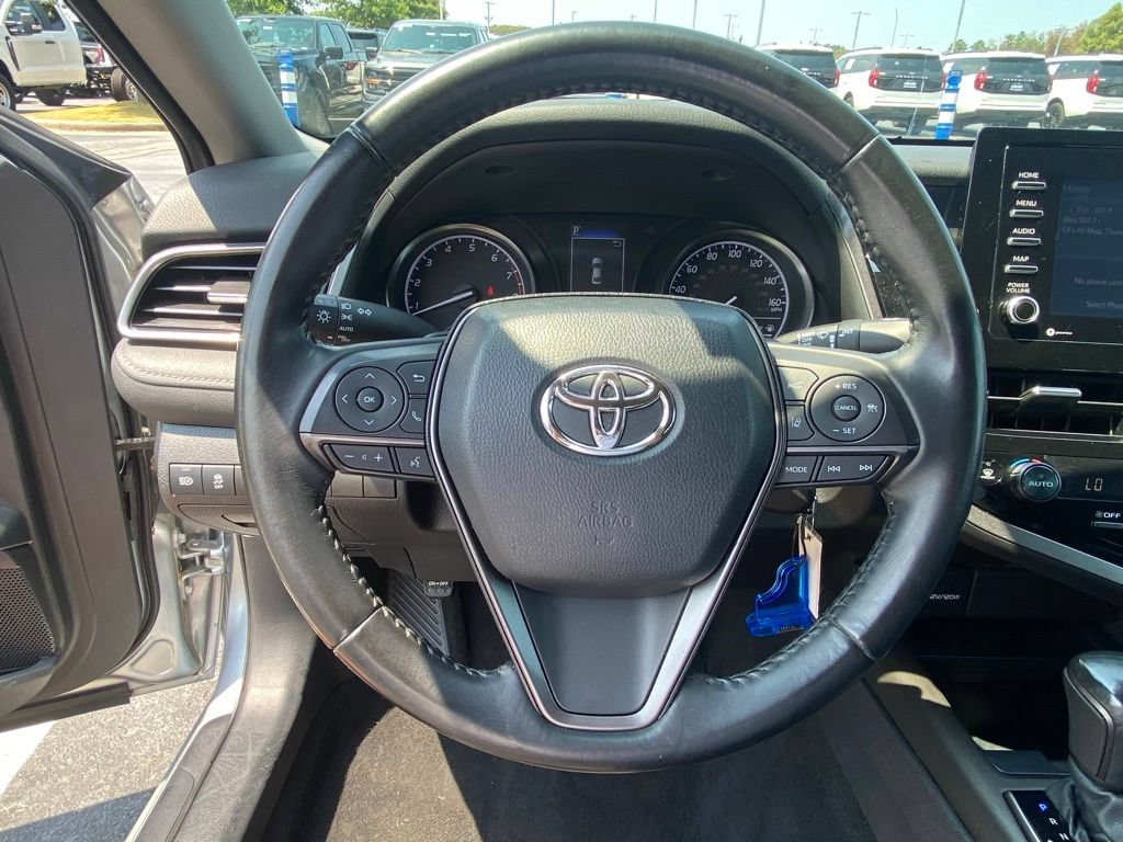 Used 2022 Toyota Camry SE FWD image 13