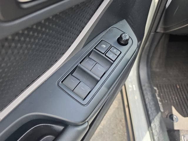 Used 2020 Toyota C-HR LE FWD image 16