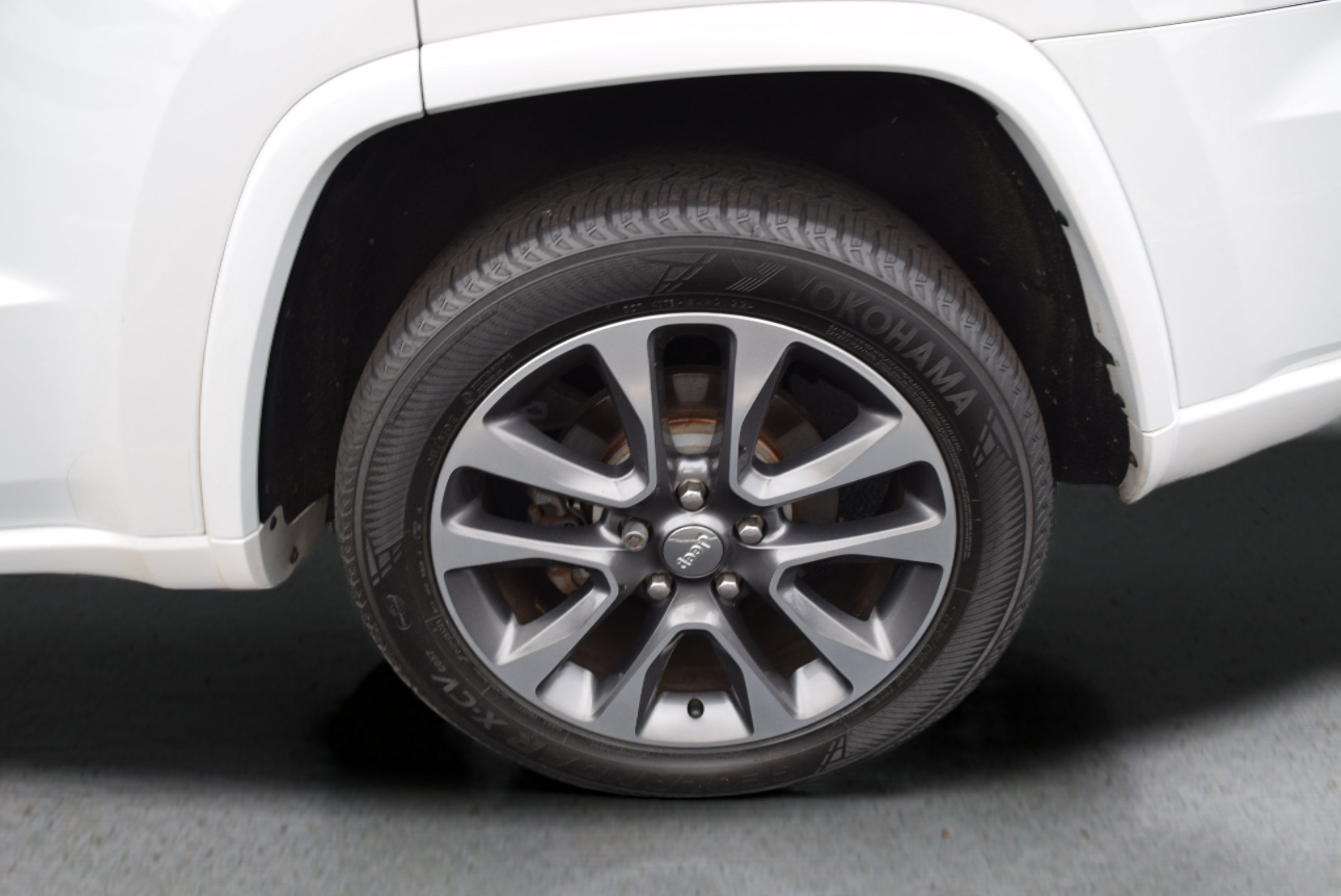 Used 2018 Jeep Grand Cherokee Overland AWD/4WD image 7