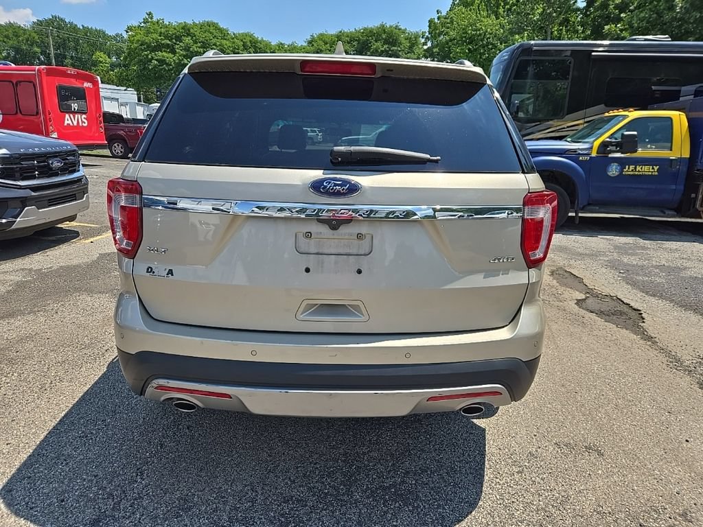 Certified 2017 Ford Explorer XLT w/ Equipment Group 202A AWD/4WD image 5