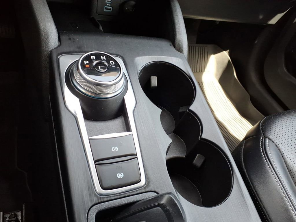 Certified 2023 Ford Escape Platinum w/ Class II Trailer Tow Package AWD/4WD image 23