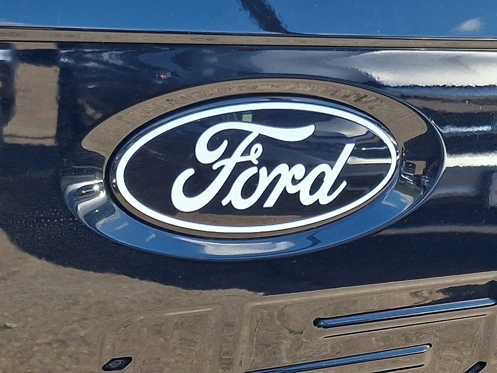 Certified 2024 Ford F150 XLT w/ Equipment Group 302A MID AWD/4WD image 30