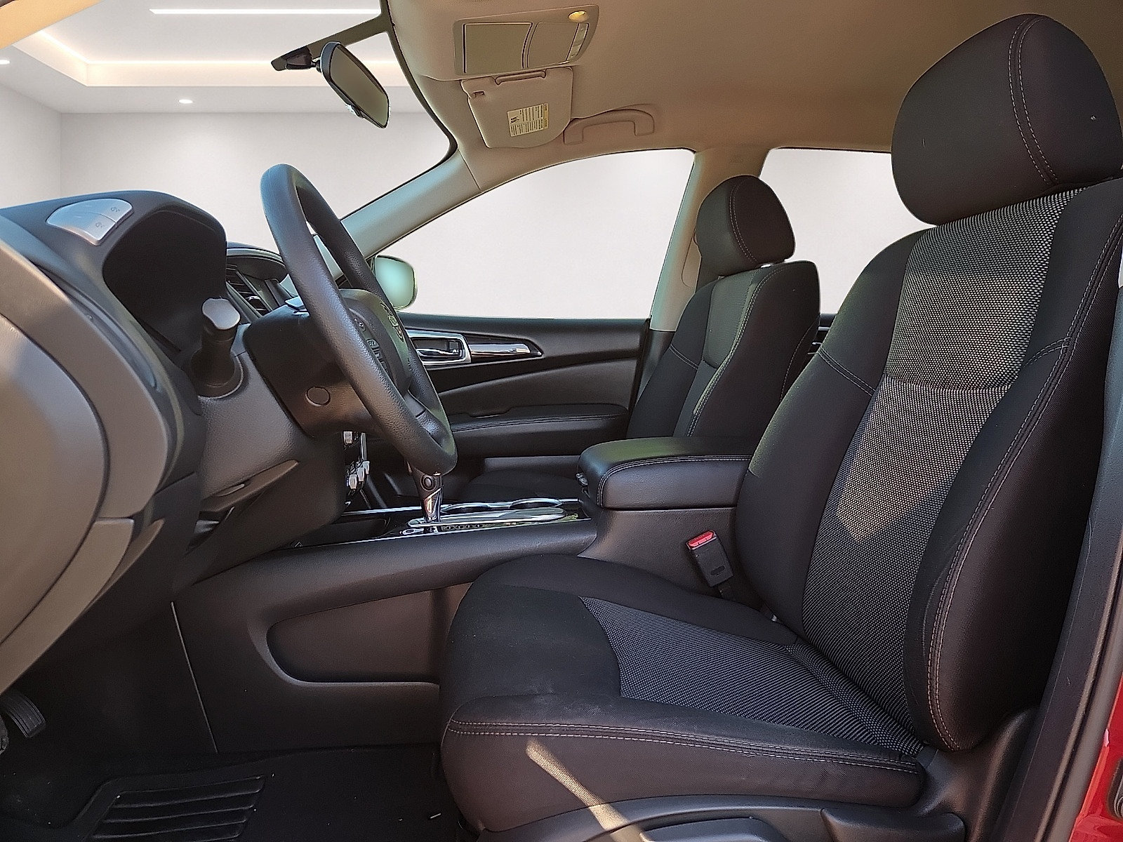 Used 2018 Nissan Pathfinder S FWD image 15