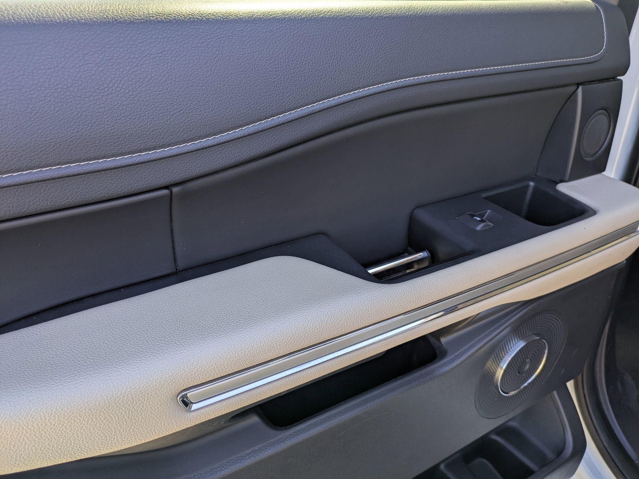 Certified 2024 Ford Expedition Limited image 27