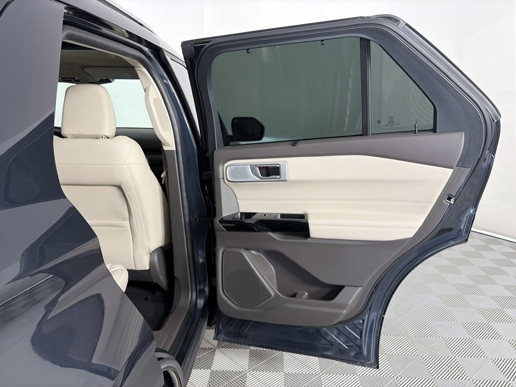 Certified 2022 Ford Explorer Platinum w/ Equipment Group 601A image 28