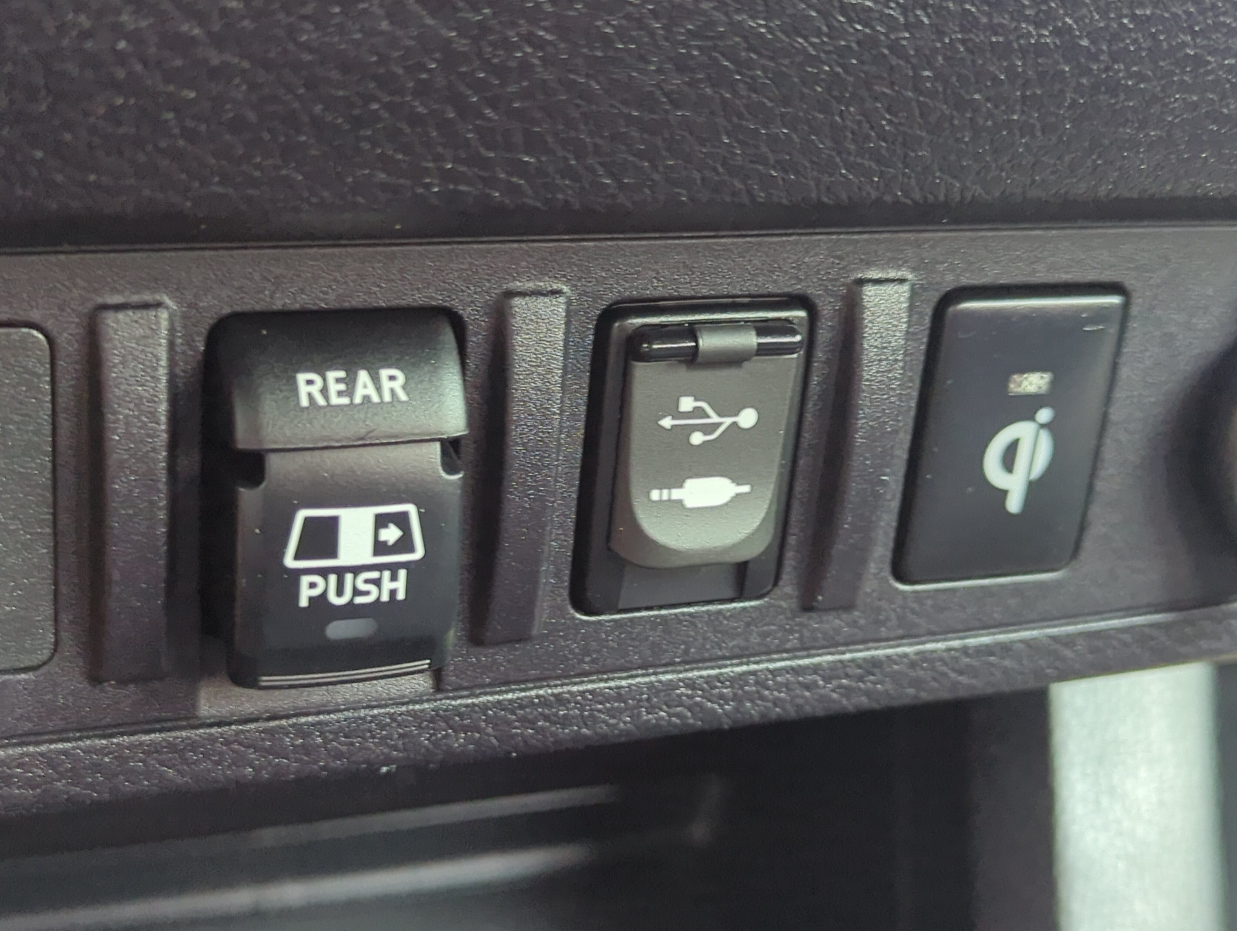 Used 2018 Toyota Tacoma TRD Off-Road AWD/4WD image 20