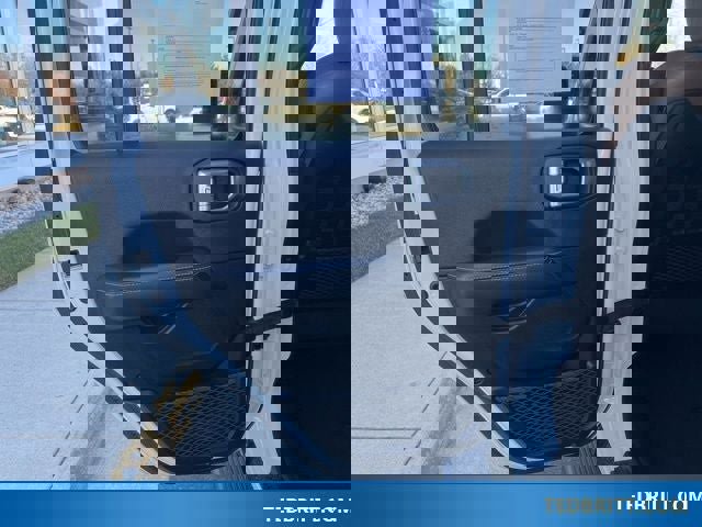 Used 2022 Jeep Wrangler Unlimited Rubicon w/ Cold Weather Group image 18