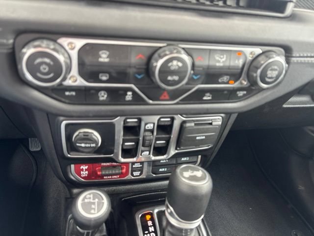 Used 2025 Jeep Wrangler Unlimited Rubicon AWD/4WD image 16