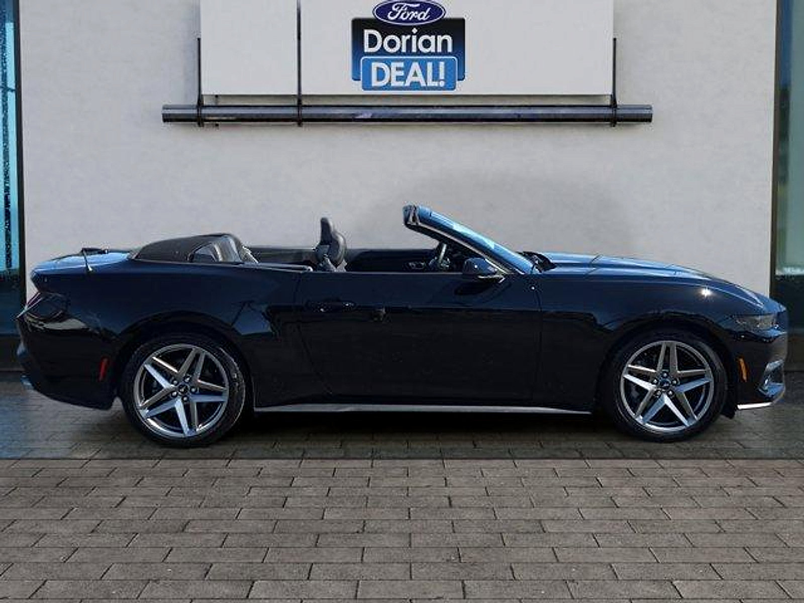 Certified 2025 Ford Mustang Convertible RWD image 2
