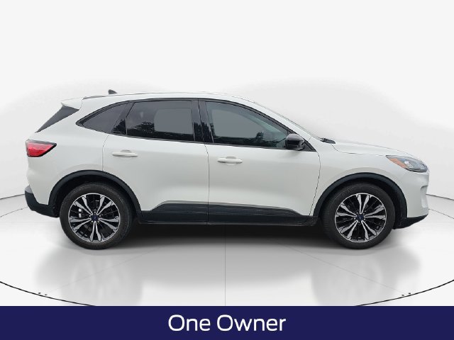 Certified 2022 Ford Escape SE w/ SE Sport Appearance Package FWD image 3