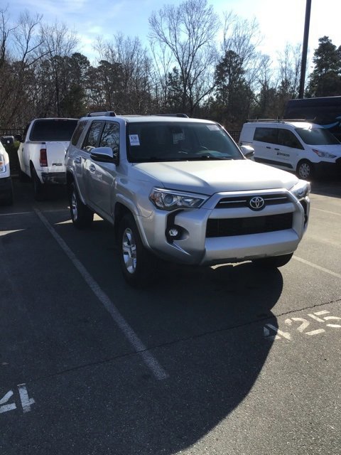 Used 2022 Toyota 4Runner SR5 Premium image 4