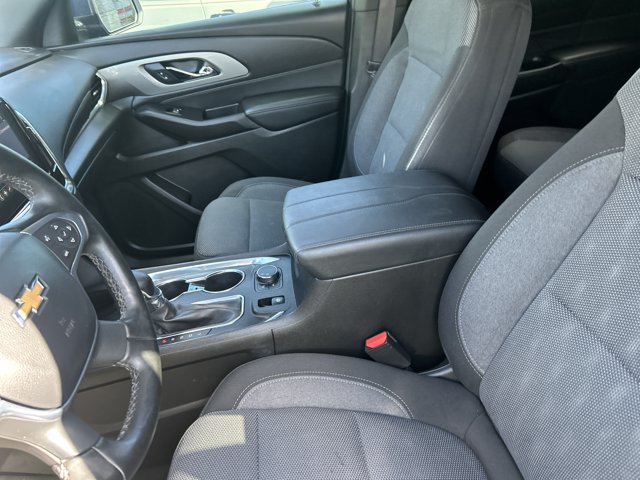 Used 2023 Chevrolet Traverse LT FWD image 17