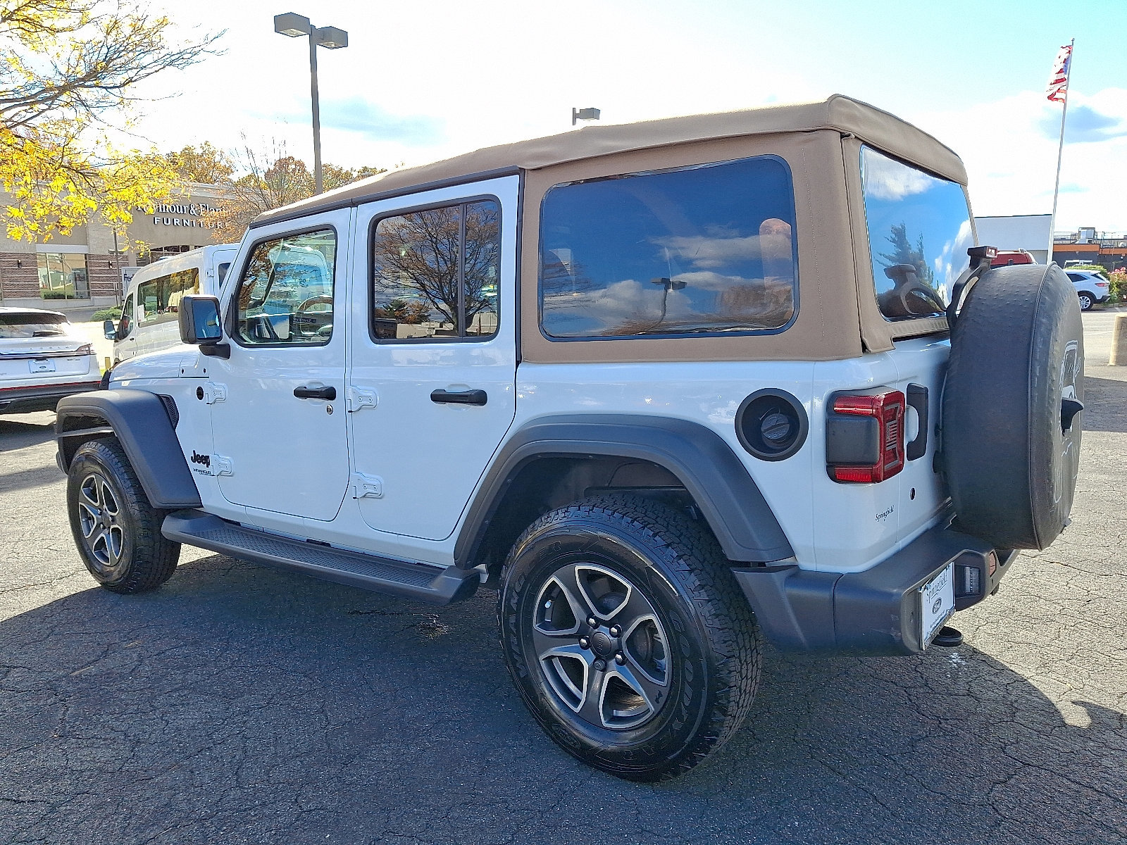 Used 2020 Jeep Wrangler Unlimited Sport image 2