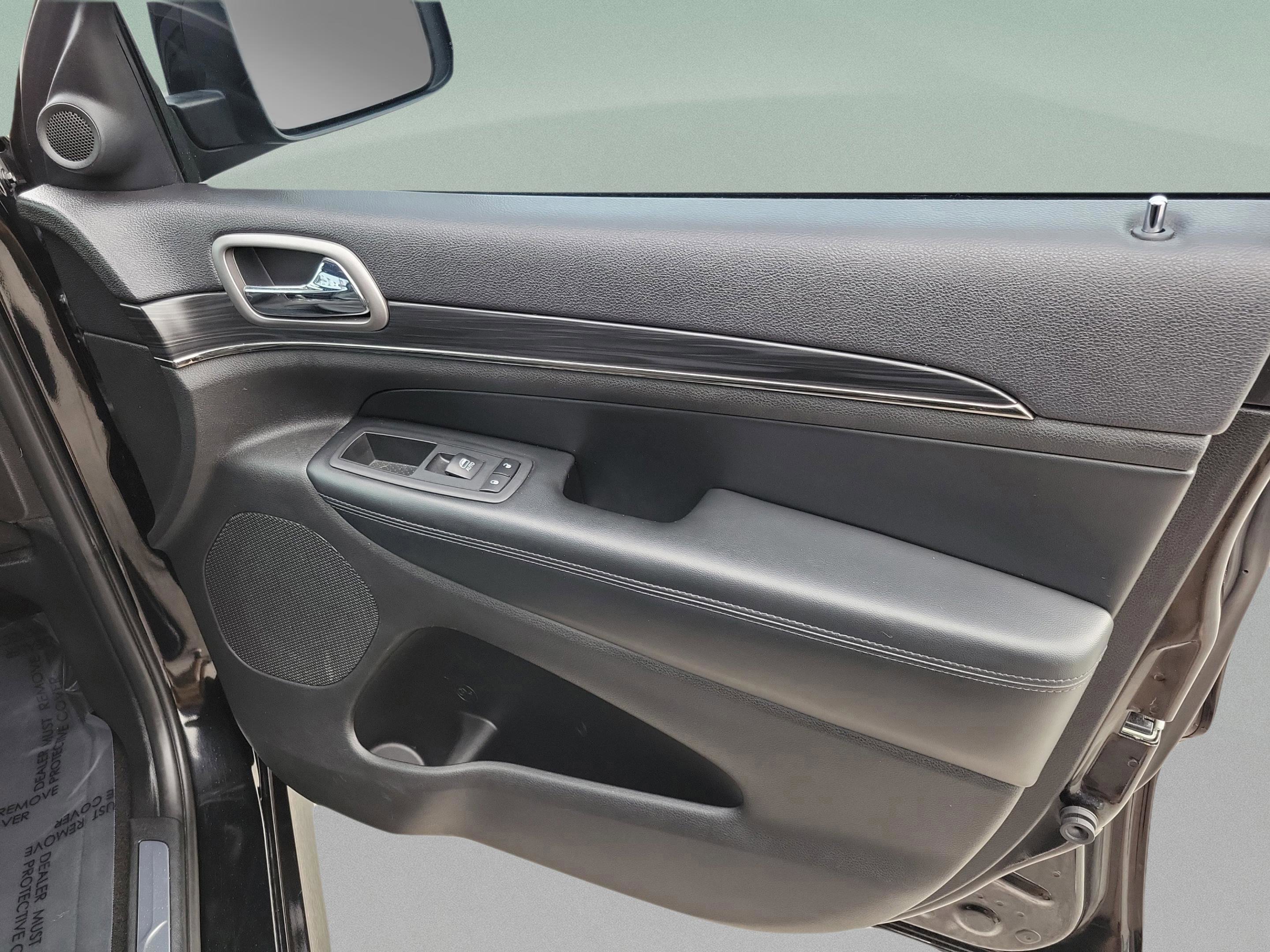 Used 2020 Jeep Grand Cherokee Limited X image 9