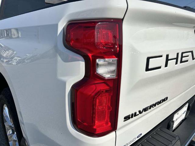 Used 2022 Chevrolet Silverado 1500 LTZ w/ LTZ Convenience Package II AWD/4WD image 11