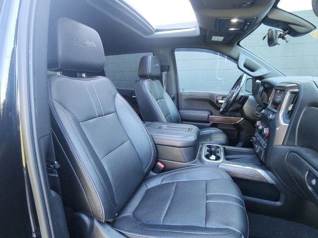 Used 2019 Chevrolet Silverado 1500 High Country w/ Technology Package AWD/4WD image 12