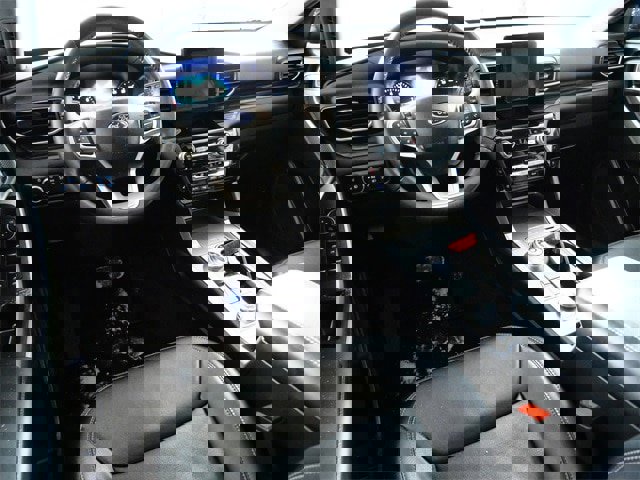 Certified 2023 Ford Explorer Limited w/ Equipment Group 301A image 8