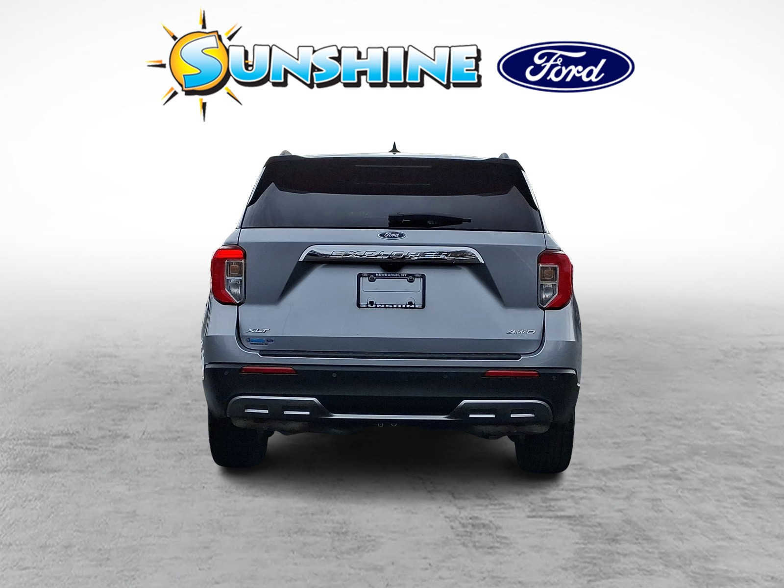 Certified 2024 Ford Explorer XLT w/ Equipment Group 202A image 3