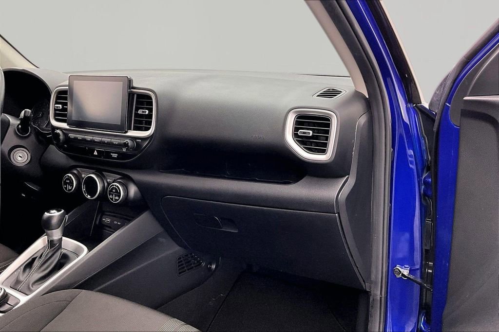 Used 2022 Hyundai Venue SEL FWD image 17