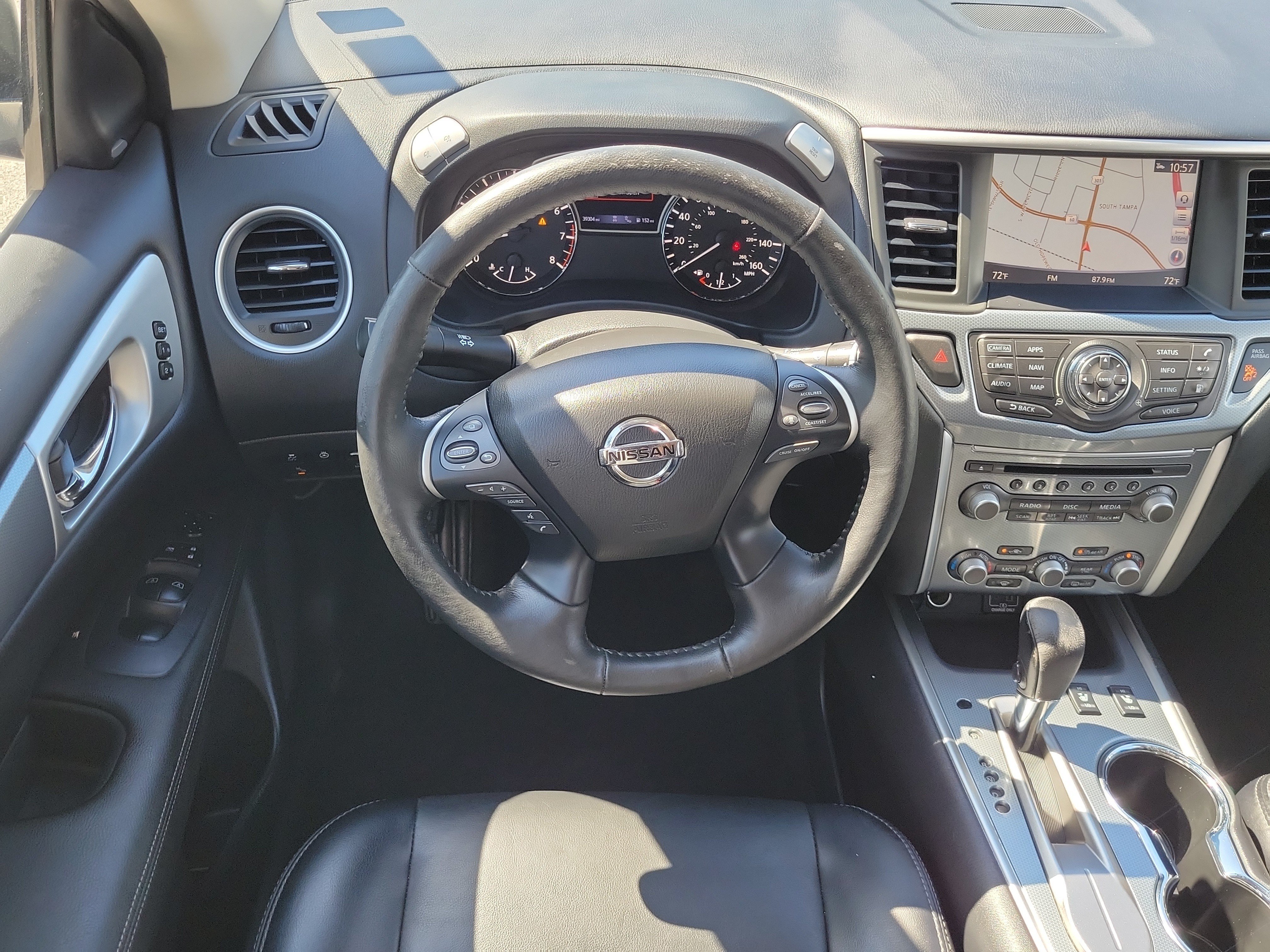 Used 2019 Nissan Pathfinder SL FWD image 18
