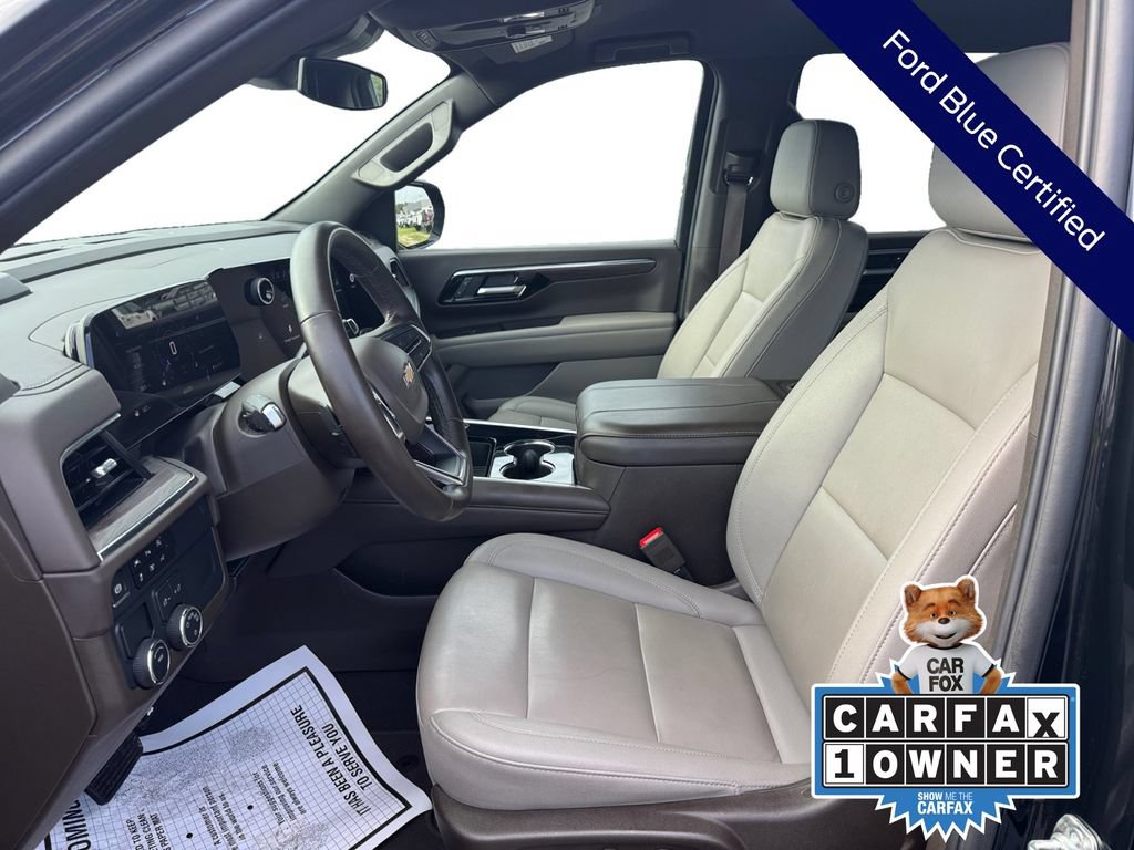 Used 2025 Chevrolet Suburban LT RWD image 13