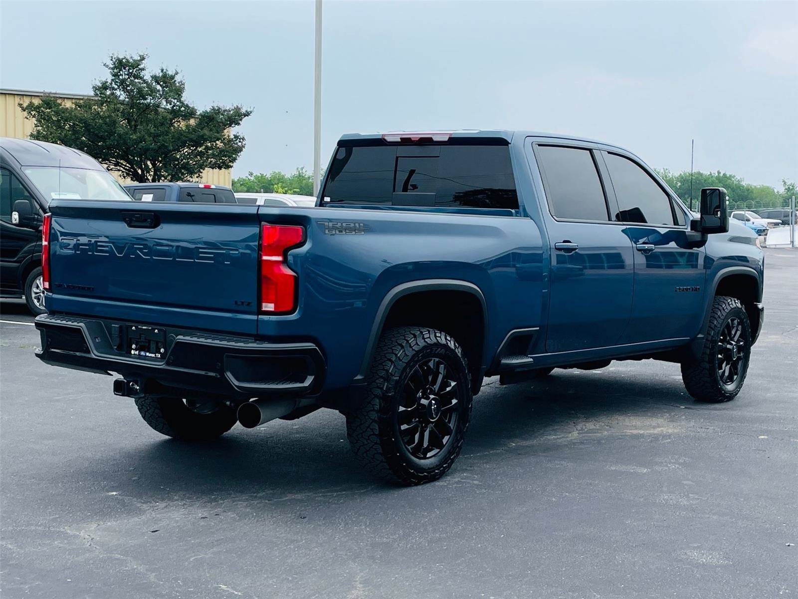 Used 2025 Chevrolet Silverado 2500 LTZ w/ Trail Boss Package AWD/4WD image 4