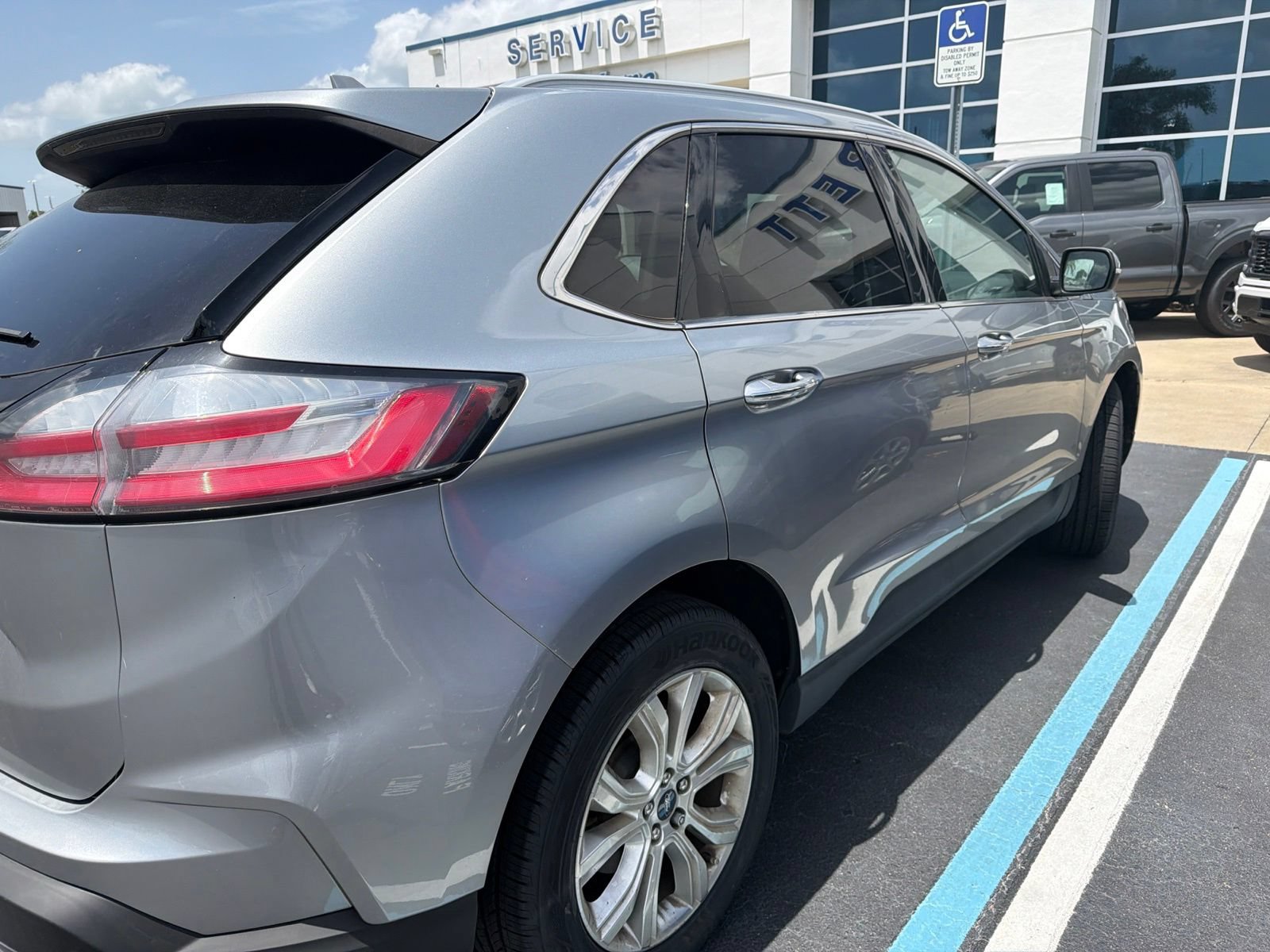 Certified 2020 Ford Edge Titanium FWD image 4