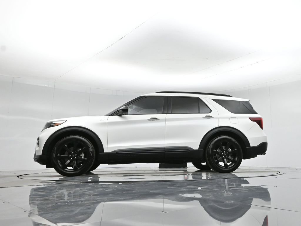 Certified 2023 Ford Explorer ST-Line w/ Class IV Trailer Tow Package image 8