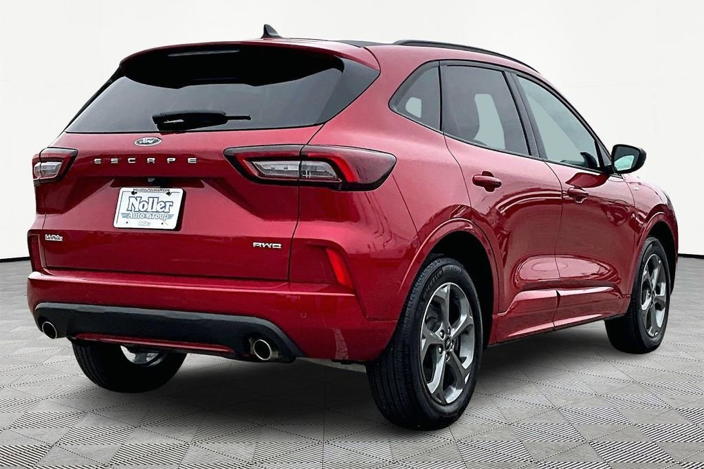 Certified 2024 Ford Escape ST-Line w/ Tech Pack #1 AWD/4WD image 4