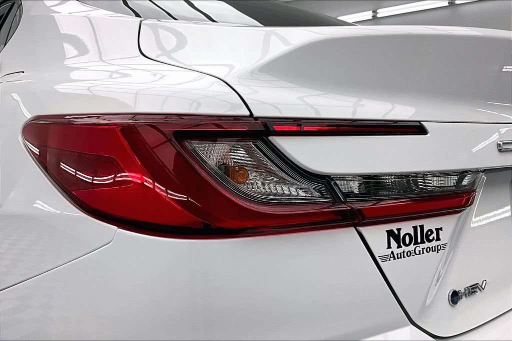 Used 2025 Toyota Camry LE FWD image 30