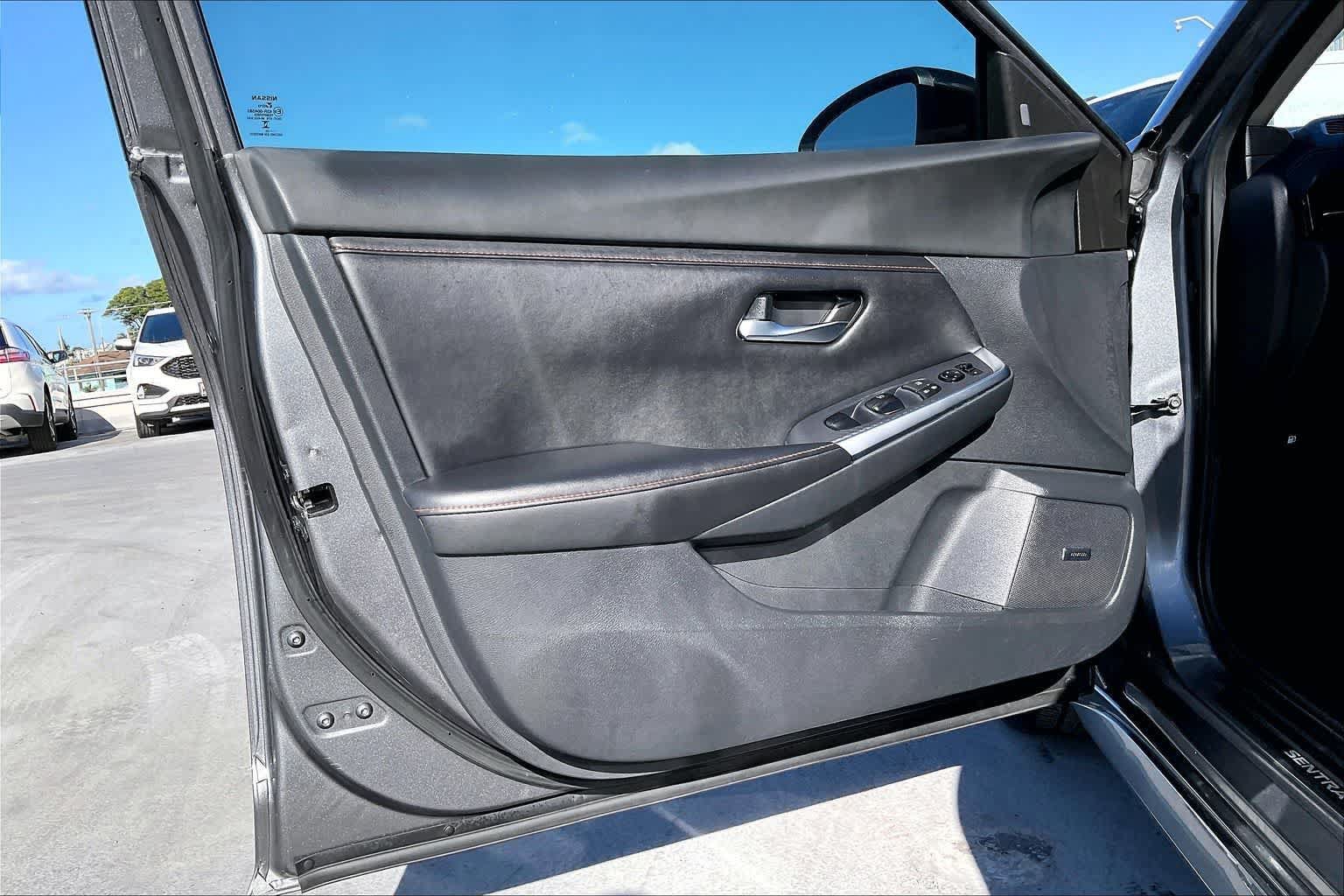 Used 2023 Nissan Sentra SR w/ SR Premium Package FWD image 27
