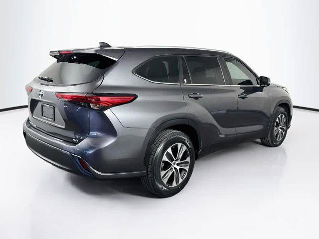 Used 2023 Toyota Highlander XLE FWD image 25