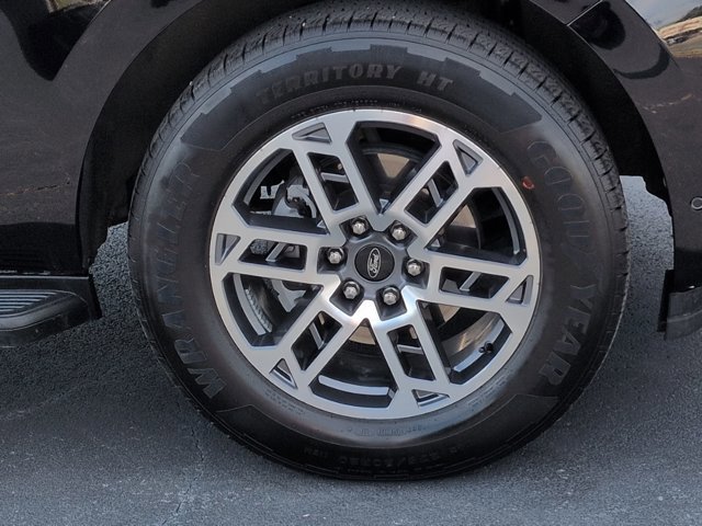 Certified 2025 Ford Expedition Active RWD image 11