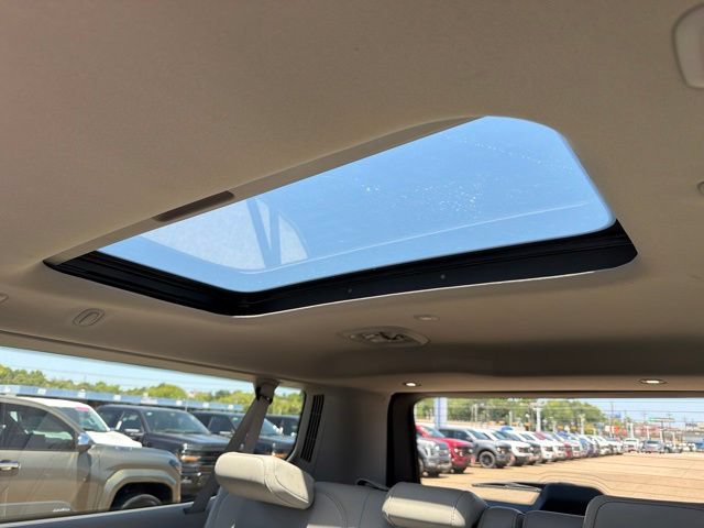 Used 2024 Jeep Wagoneer L 4WD w/ Premium Group I image 21