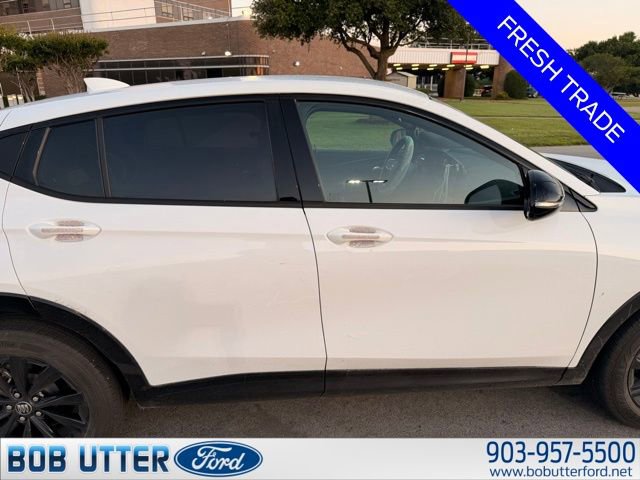 Used 2024 Buick Envista Sport Touring FWD image 3