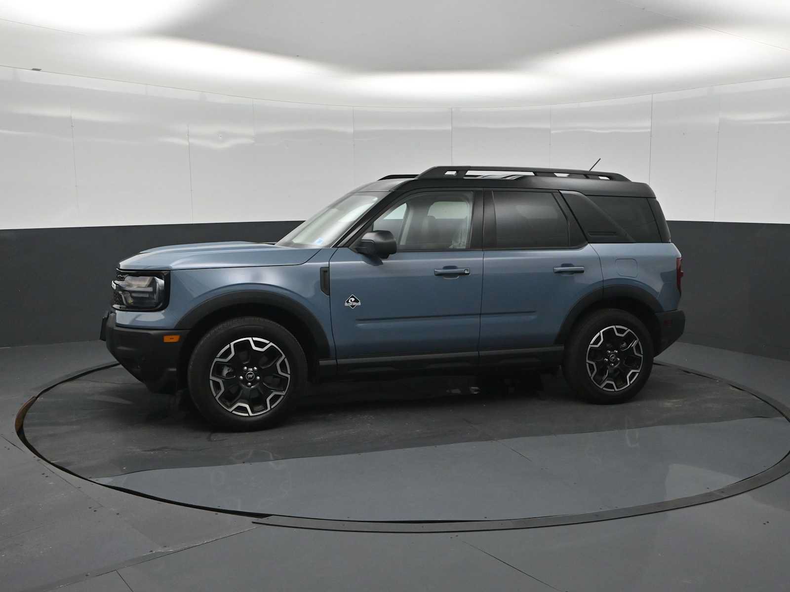 Certified 2025 Ford Bronco Sport Outer Banks w/ Outer Banks Tech Package+ AWD/4WD image 4