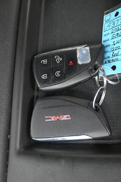 Used 2023 GMC Sierra 1500 SLE AWD/4WD image 14
