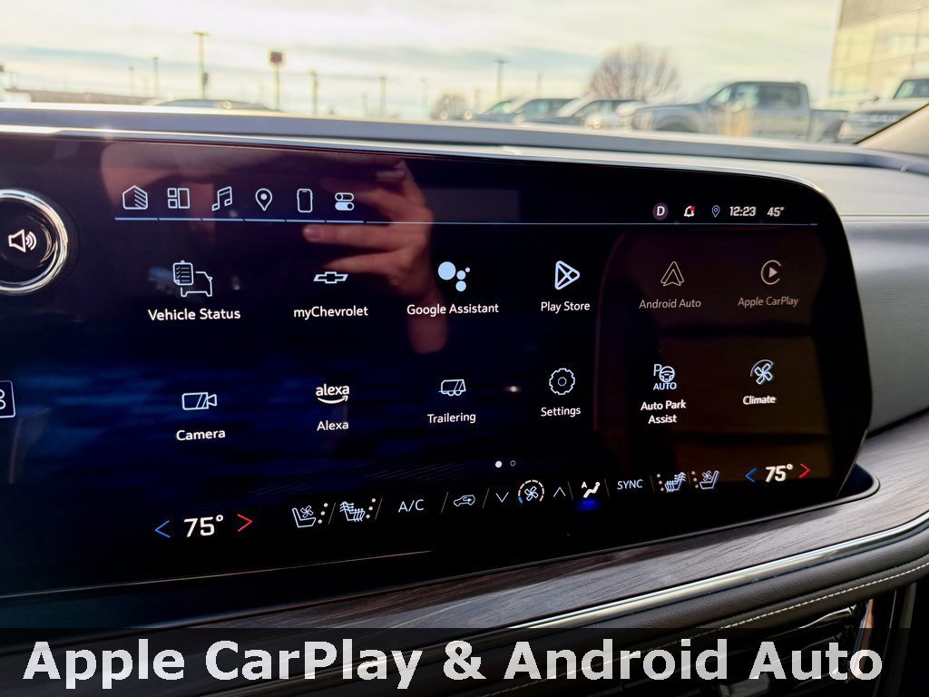 Used 2025 Chevrolet Suburban Premier w/ Sun And Tow Package image 32