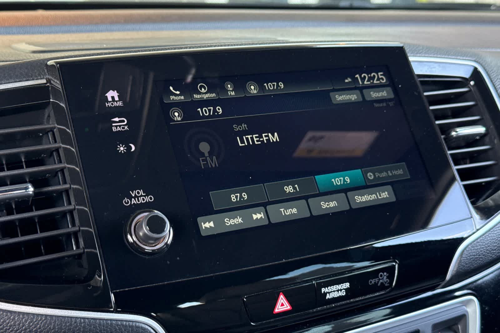 Used 2022 Honda Passport Elite image 18