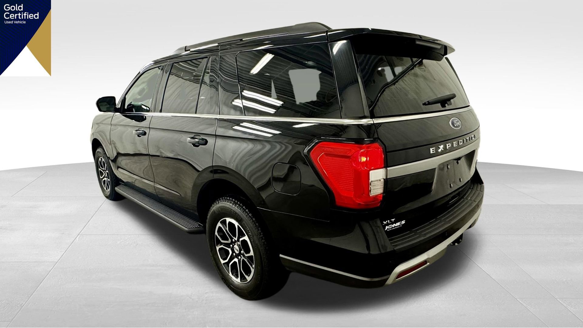 Certified 2024 Ford Expedition XLT image 19