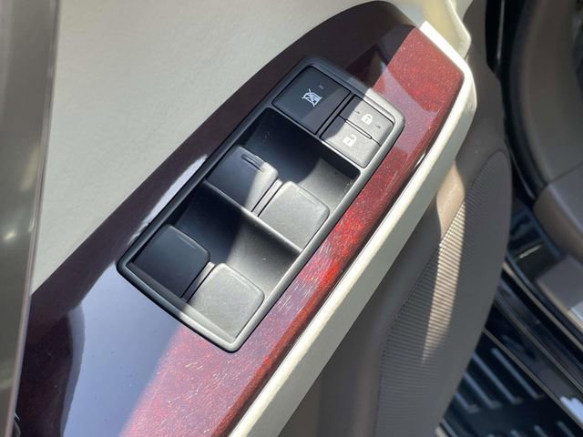 Used 2017 Lexus GX 460 Premium w/ Premium Package AWD/4WD image 16