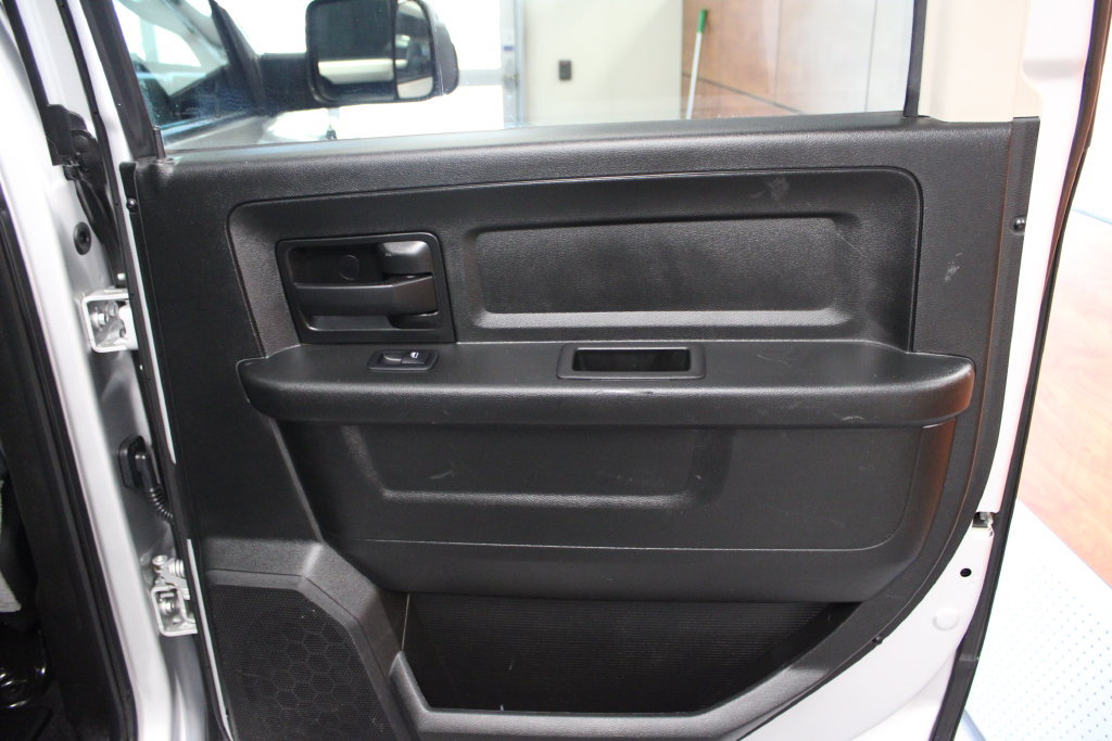 Used 2018 RAM 2500 Tradesman w/ Chrome Appearance Group AWD/4WD image 33