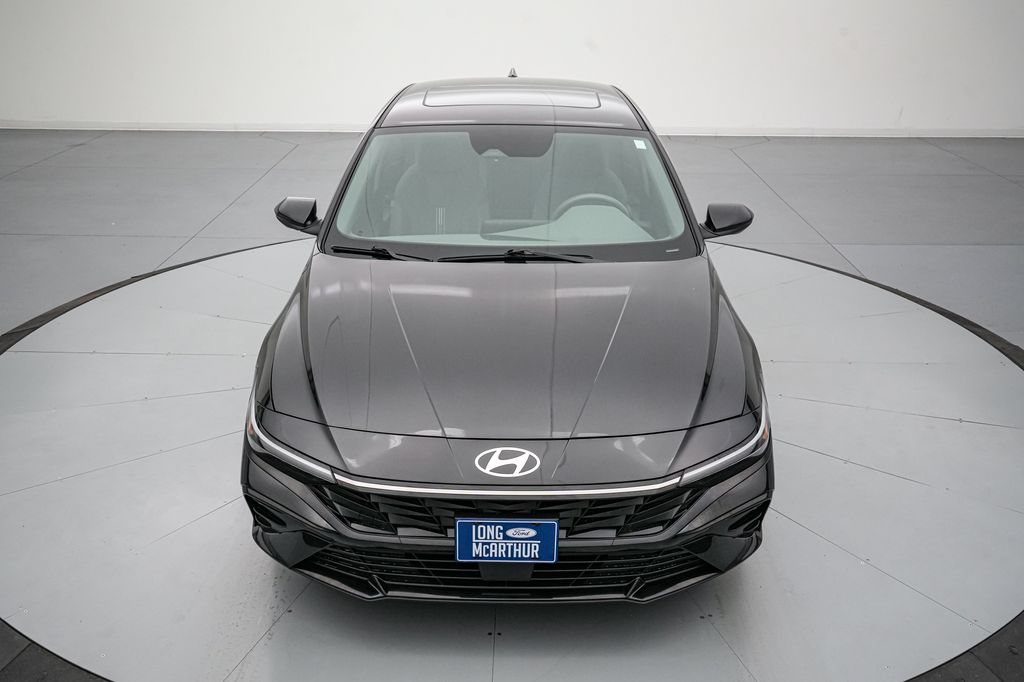 Used 2025 Hyundai Elantra SEL FWD image 9