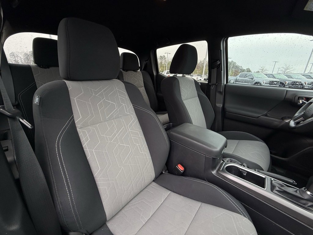 Used 2022 Toyota Tacoma TRD Off-Road image 30