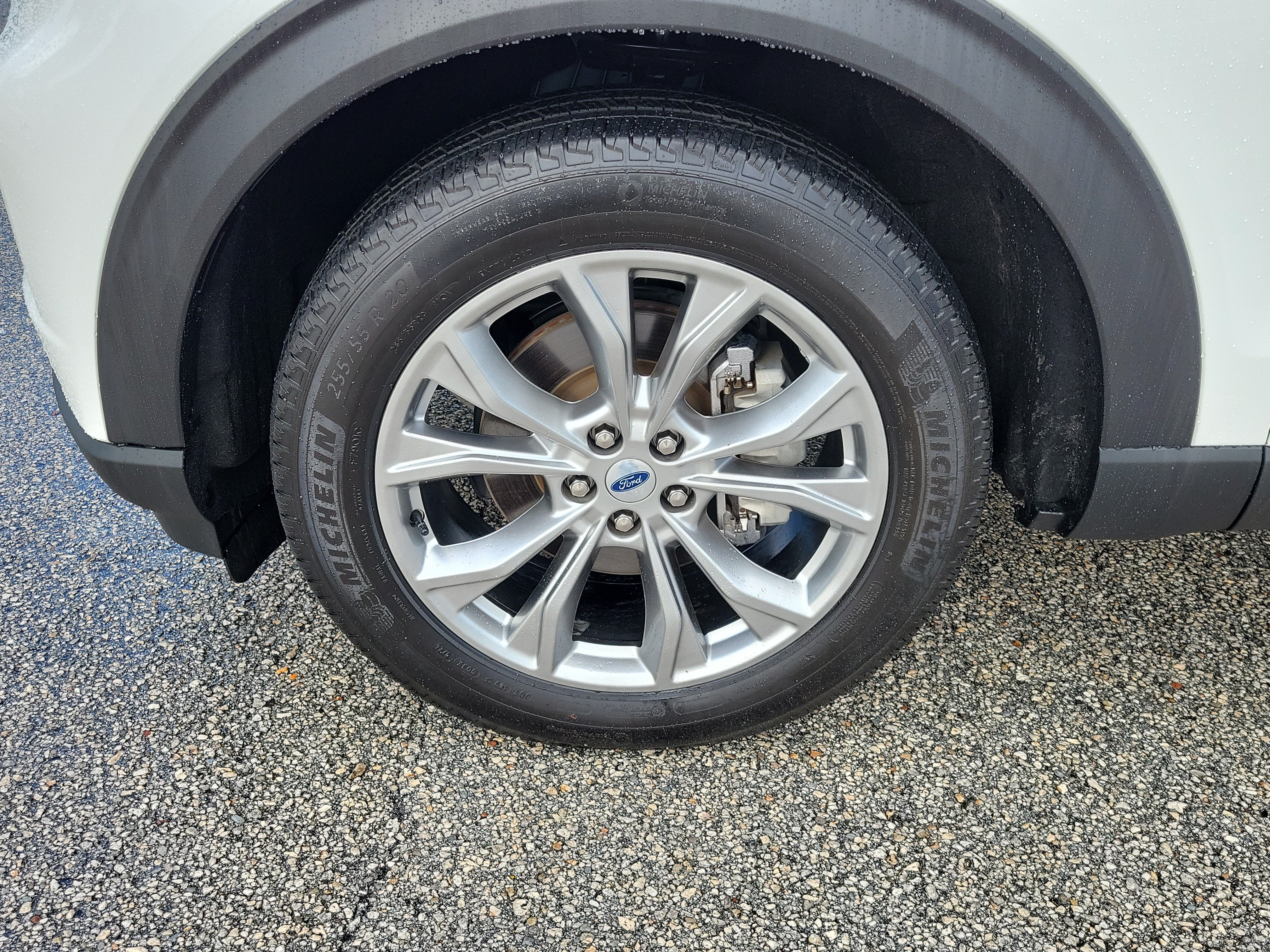 Certified 2024 Ford Explorer Limited w/ Limited Technology Package AWD/4WD image 5