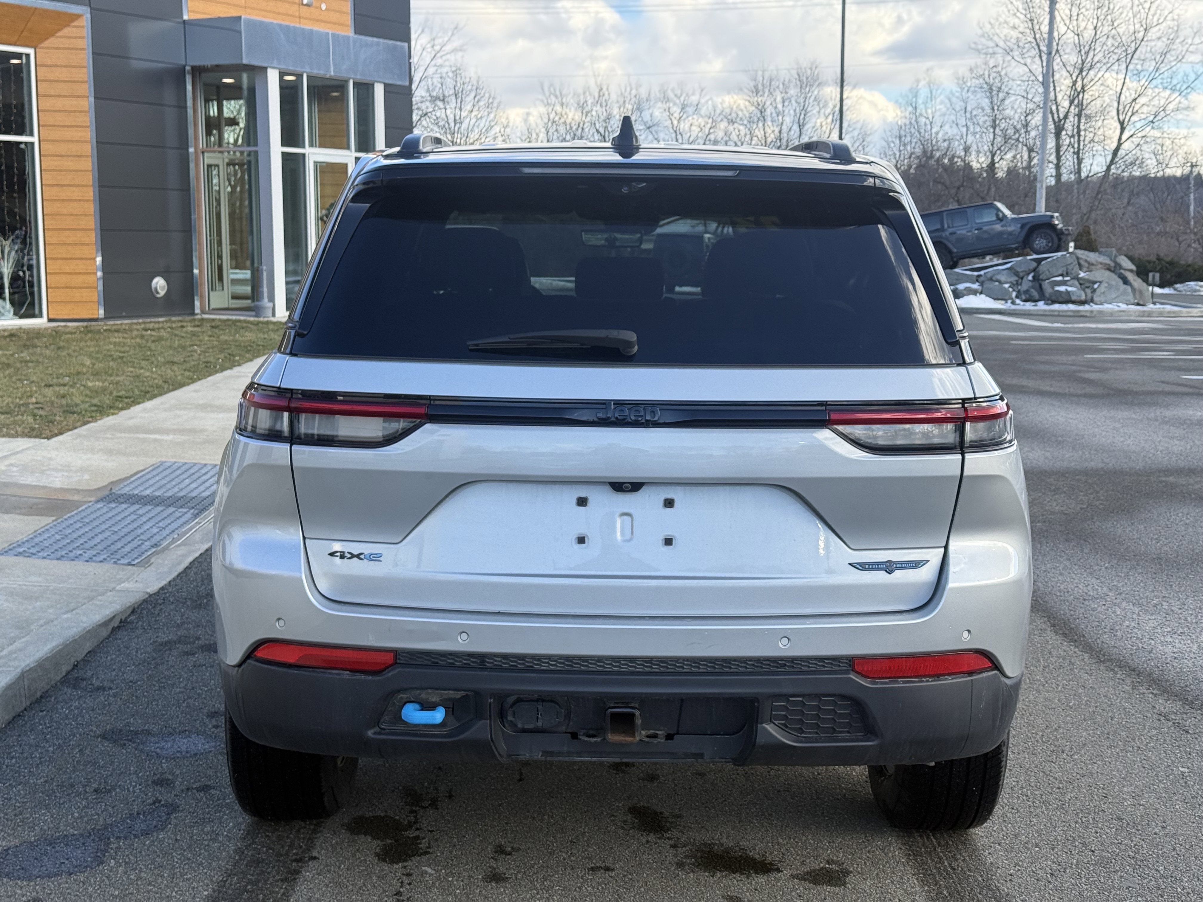 Used 2023 Jeep Grand Cherokee Trailhawk w/ Luxury Tech Group III image 3