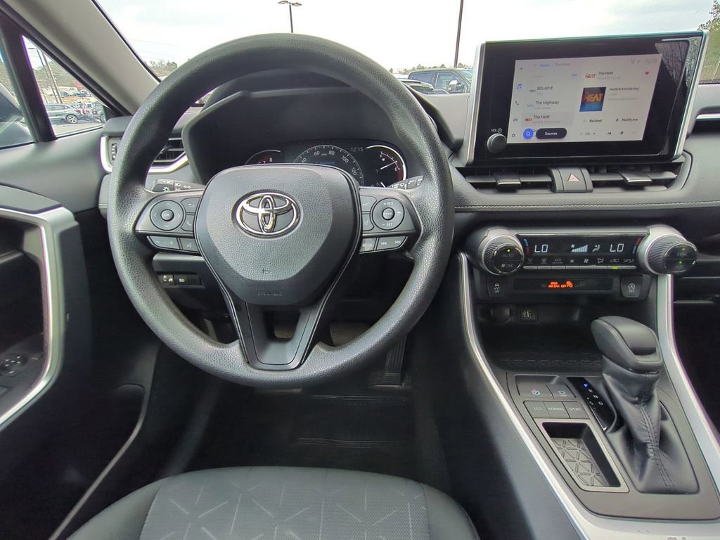 Used 2024 Toyota RAV4 XLE image 21