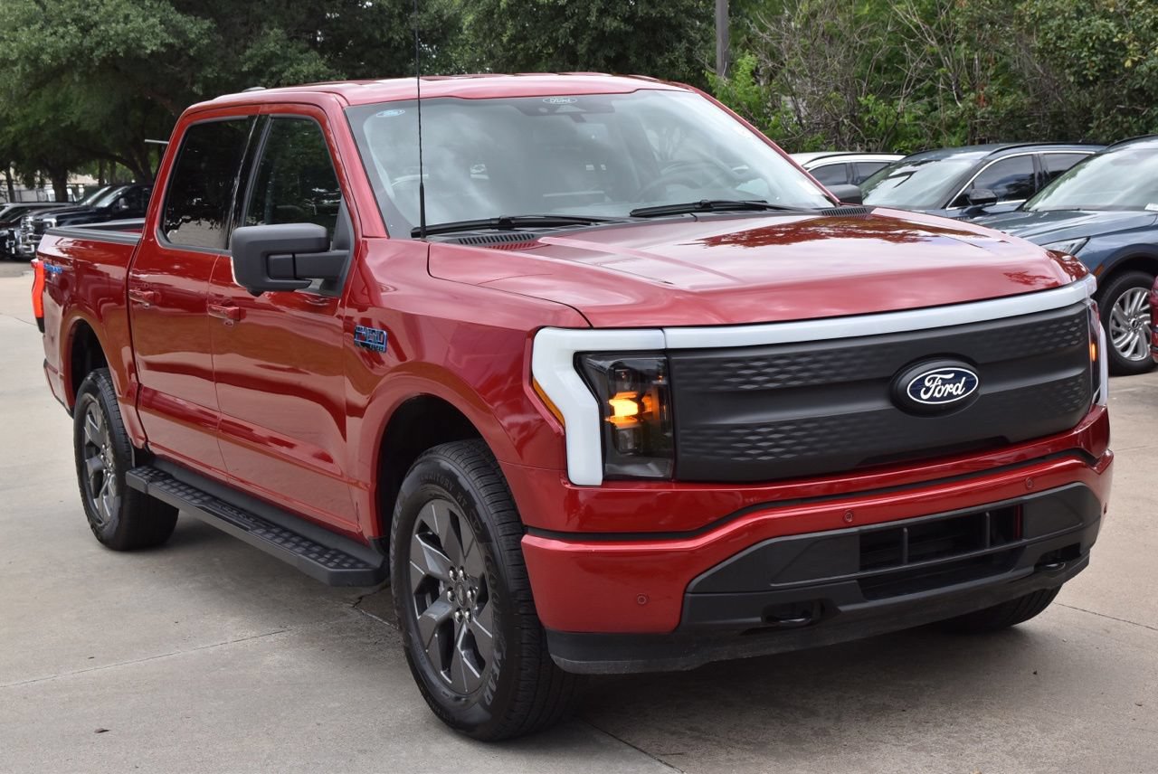 Certified 2025 Ford F150 Lightning Flash AWD/4WD image 4