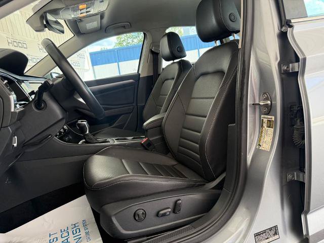 Used 2024 Volkswagen Jetta SE FWD image 6